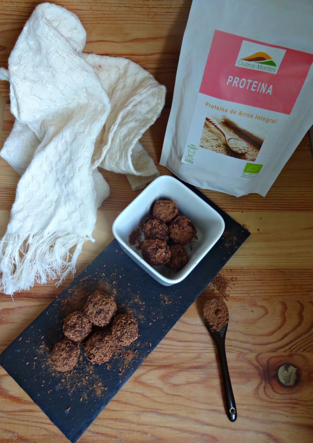 Trufas energéticas de caju, arandos e Proteína de Arroz Outros Montes