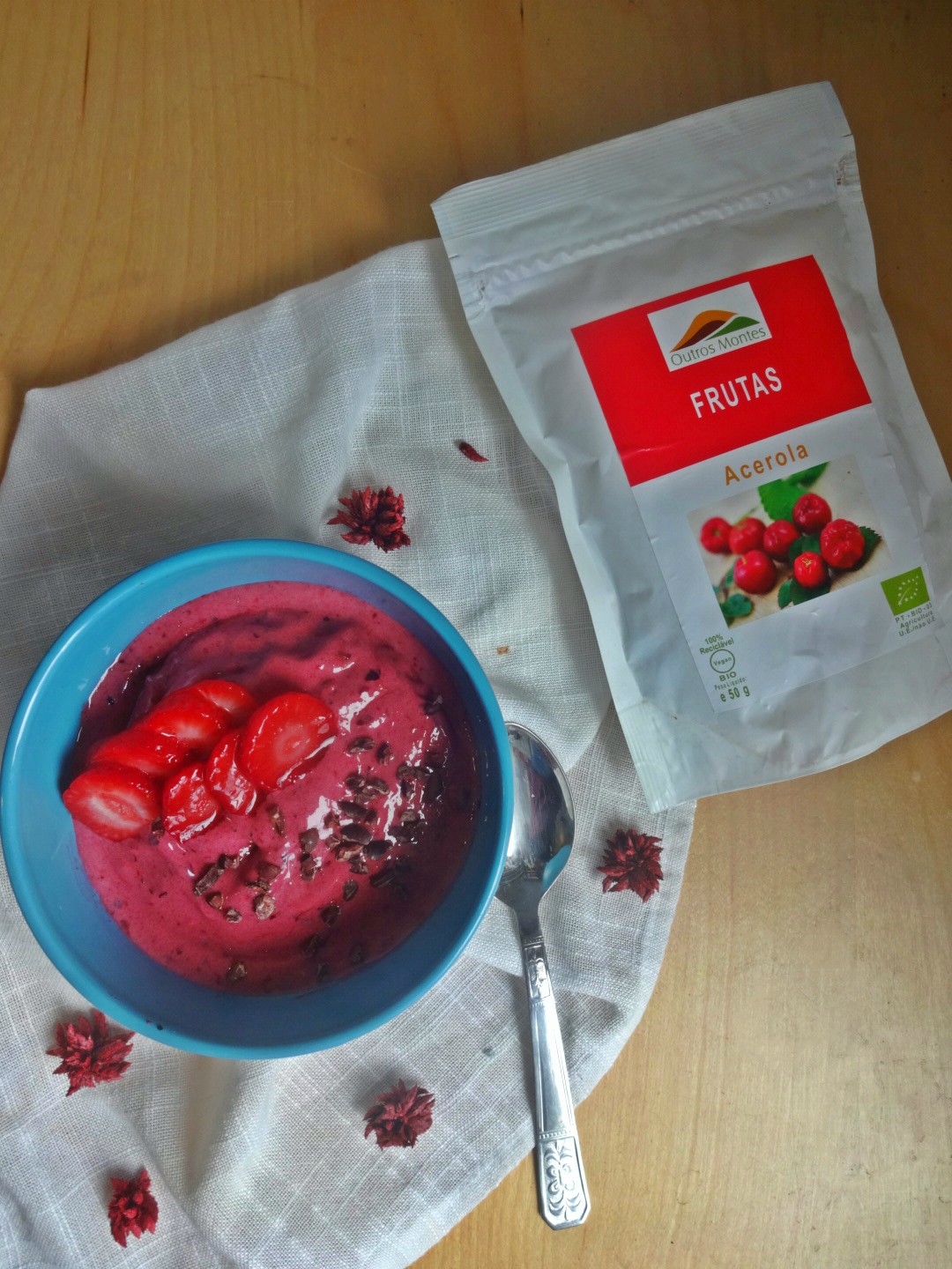 Espuma de banana, frutos vermelhos e Acerola Outros Montes