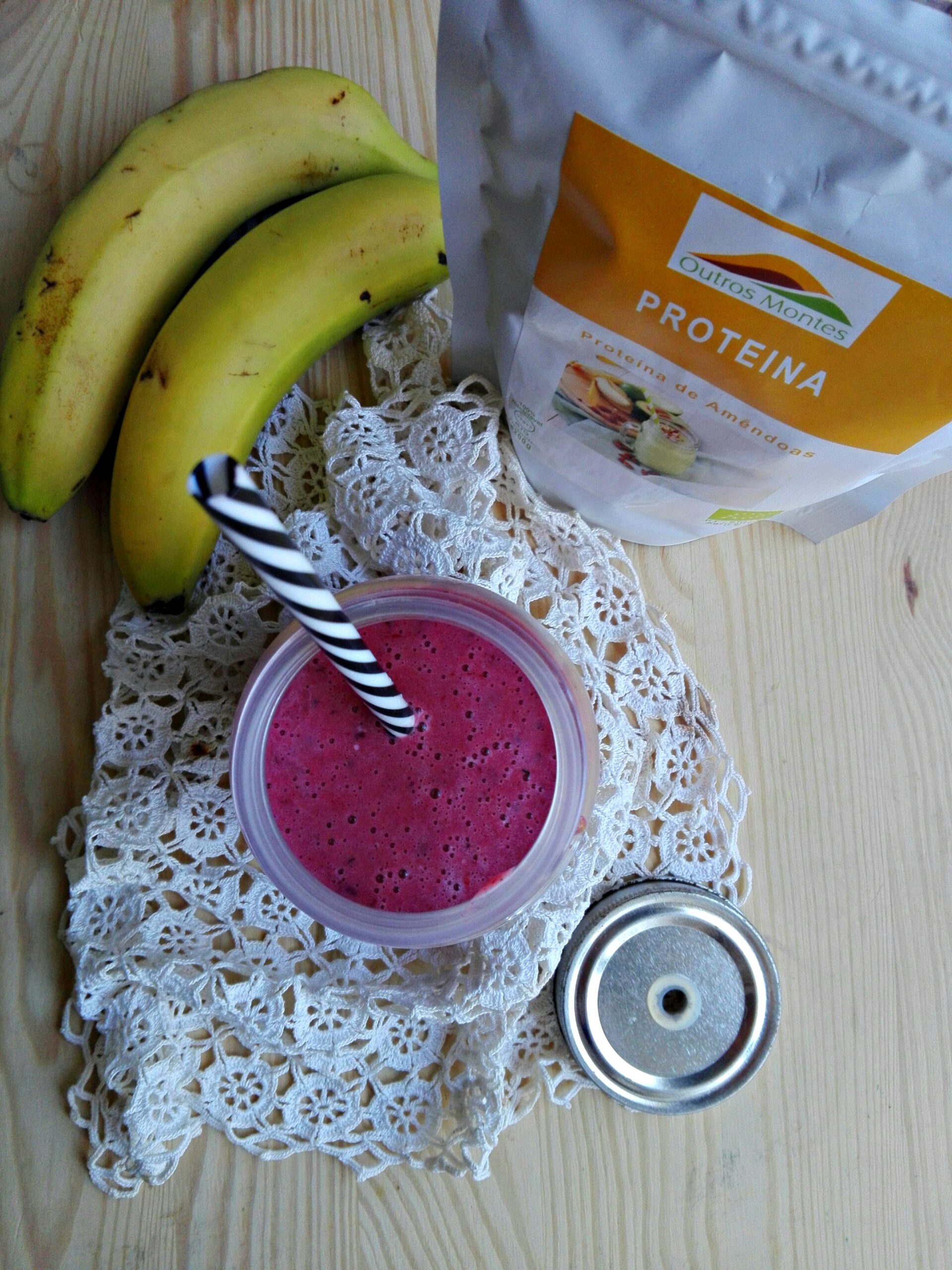 Smoothie de banana, Aronia e Proteína de Amêndoa Outros Montes