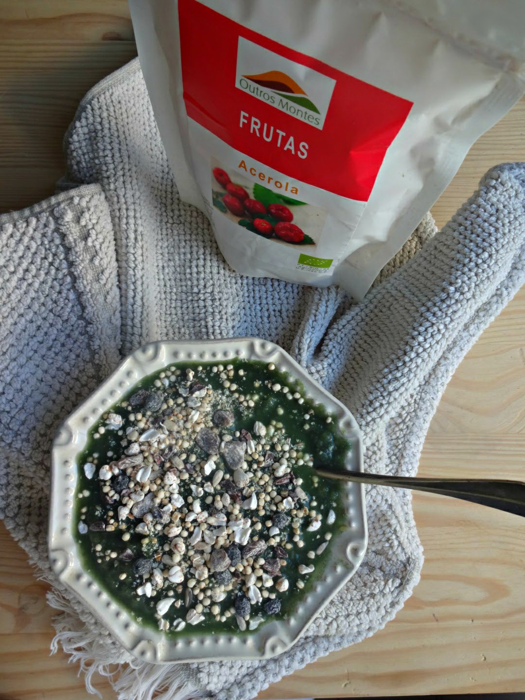 Taça energética de manga, espinafres e Acerola Outros Montes