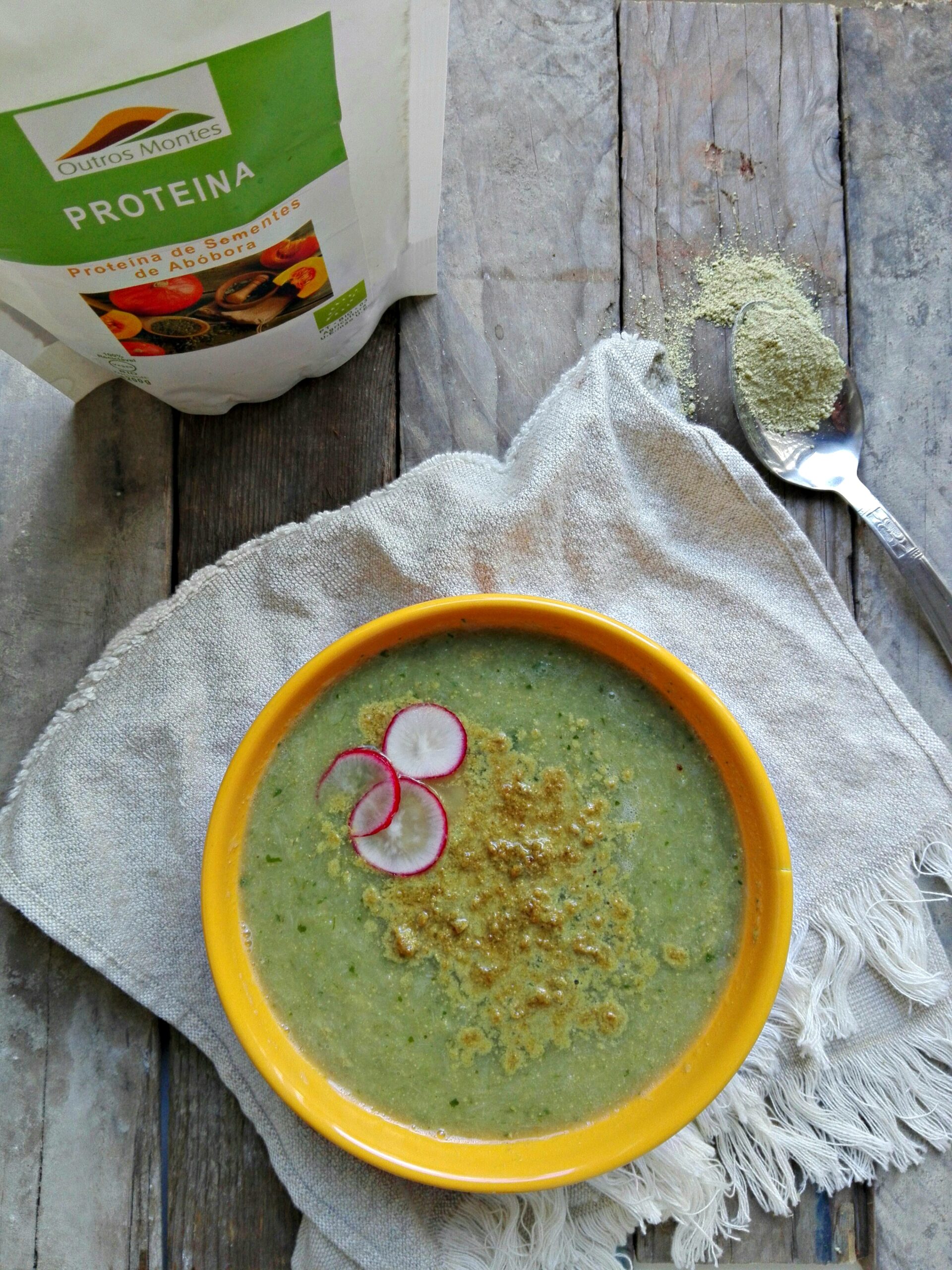 Sopa de alho-francês com Proteína de Sementes de Abóbora Outros Montes