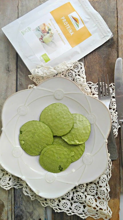 Panquecas verdes de banana, espinafres e Proteína de Amêndoa Outros Montes