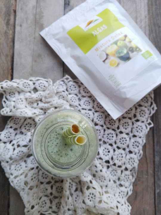 Batido detox de kiwi, abacaxi e Mistura Detox Outros Montes