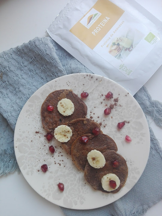 Panquecas vegan de Cacau cru em pó e Proteína de Amêndoa Outros Montes